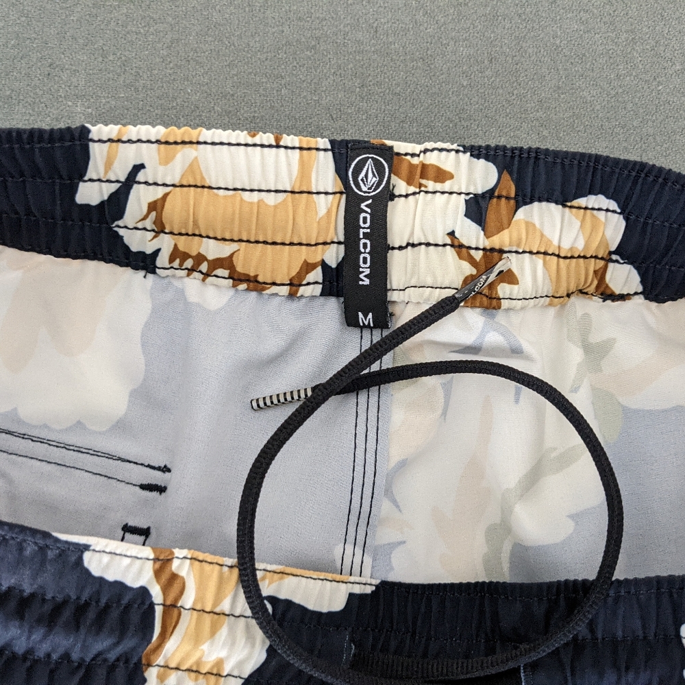 Volcom Manic Trunk Short M - Picture 8 of 10